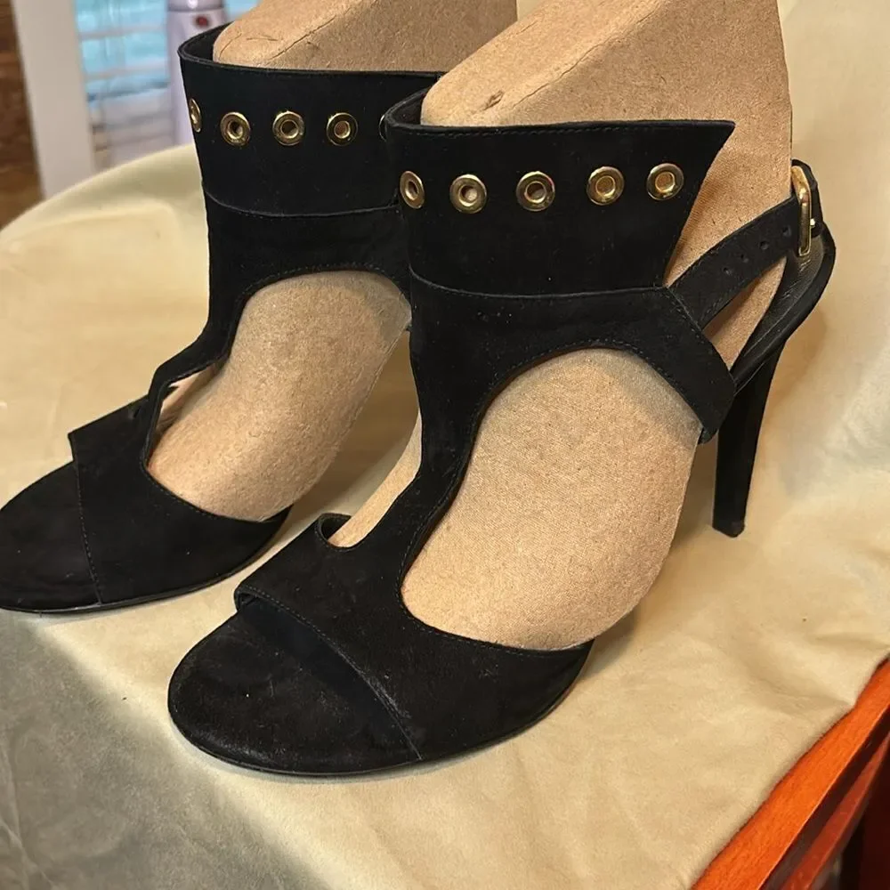 STUART WEITZMAN Cuffy T-Strap Grommet-Detail Heels